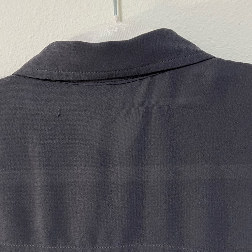 Halogen Gray Sheer Sleeveless Button-Front Blouse - Picture 4 of 9